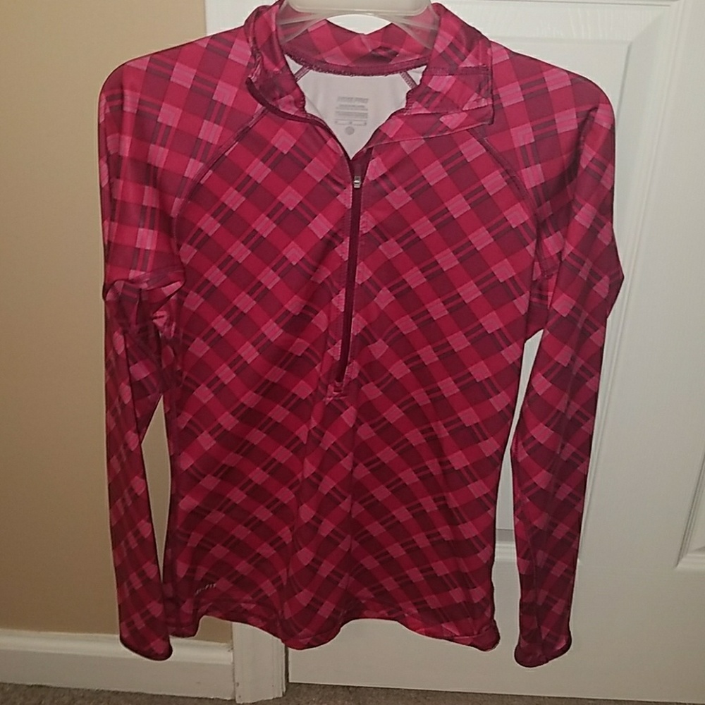 Medium half zip pull over
